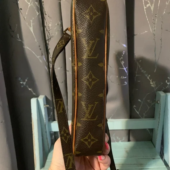 Louis Vuitton vintage Monogram Pochette Marly Bandouliere - Picture 10 of 16